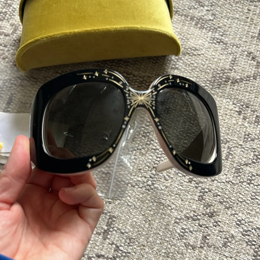Gucci Hollywood Forever AUTHENTIC sunglasses in case - Picture 3 of 9